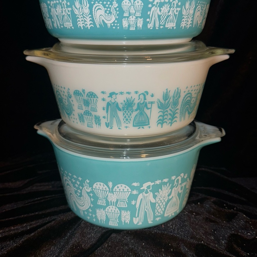 Vintage Pyrex casserole butterprint /amish Set of 3